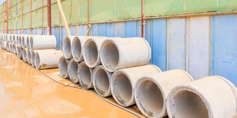 Why do government projects choose to use prestressed concrete pipes (RCP) as the main drainage system?